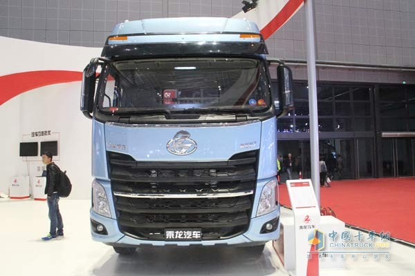 乘龙h7 6*4牵引车