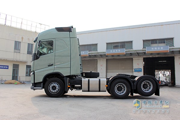 沃尔沃新fh 500马力 6x2 牵引车