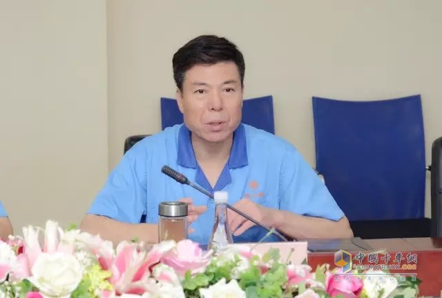 董事长严