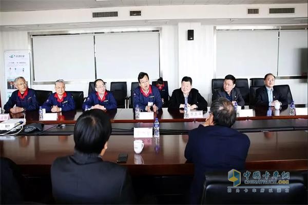 李万福副市长出席玲珑轮胎与中国工程院的签约会议