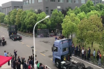 东风无人驾驶智能卡车演示网联协同编队