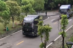 东风无人驾驶智能卡车演示跟车