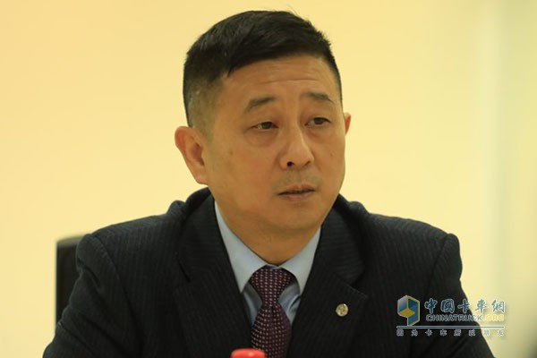 东风商用车有限公司副总经理蒋学锋认为打破技术次元壁势在必行
