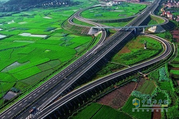 武汉至阳新高速公路2018年8月动工 平均每公