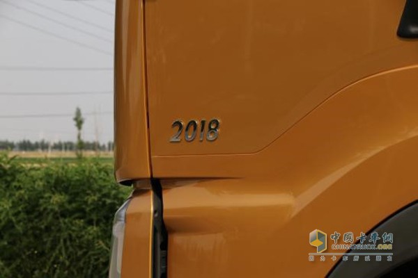 2018标志代表这是升级版乘龙H7 2018款