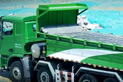 联合卡车8X4新型智能环保城市渣土车