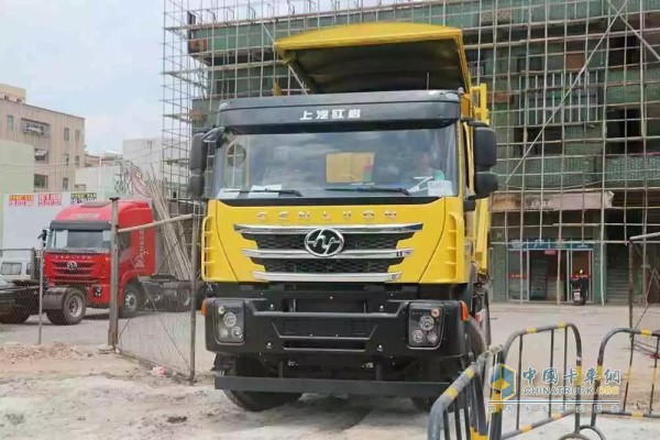 上汽红岩工程车