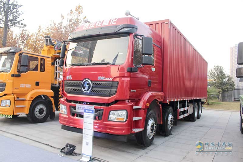 陕汽重卡 德龙新m3000 430马力 8x4 12米绿通版载货车