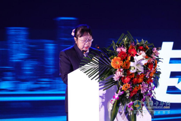 成都物流协会会长赵香南肯定了福田祥菱国六b产品对于打造成都蓝所做的贡献