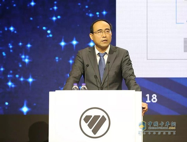 福田汽车副总经理武锡斌作《协同创新·共赢市场》产品创新报告