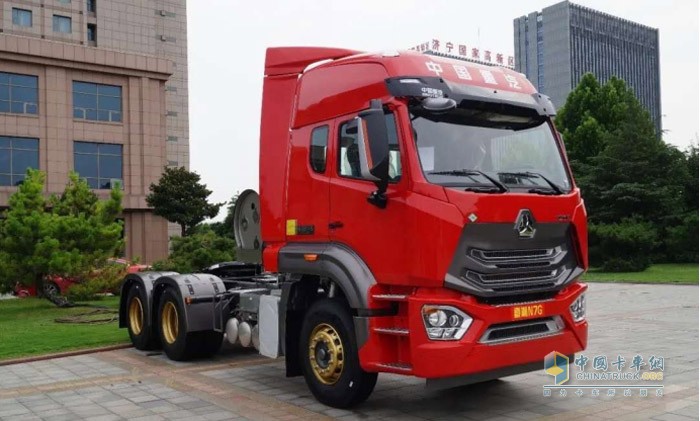 中国重汽豪瀚n7g燃气车