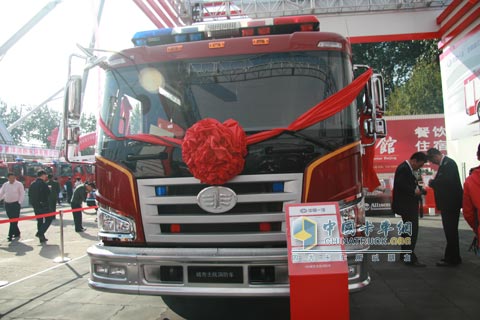 一汽解放城市主戰(zhàn)消防車