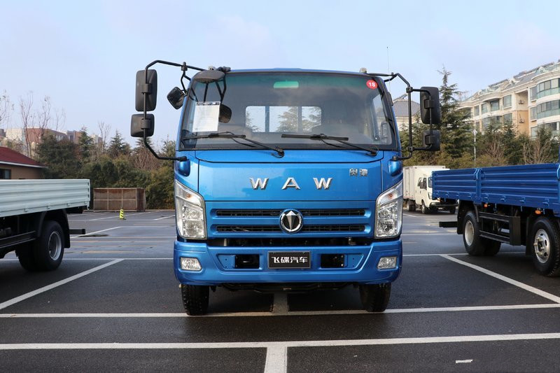 飞碟奥驰x2系列131马力4x2413米国五自卸车4t后桥fd3041w17k55