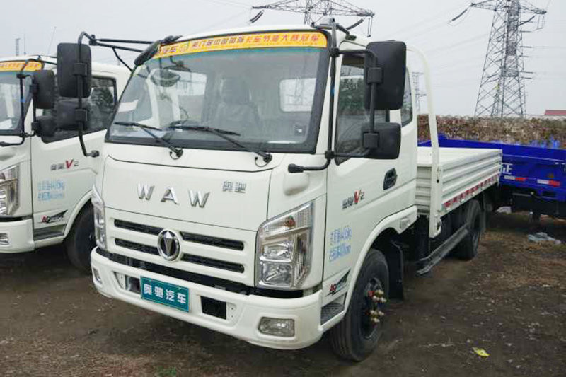 飞碟奥驰v2系列95马力385米国五排半栏板轻卡载货车fd1041w17k51