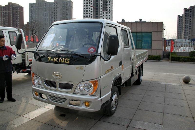 唐骏汽车小宝马68马力256米国五双排栏板微卡zb1041bsc3v