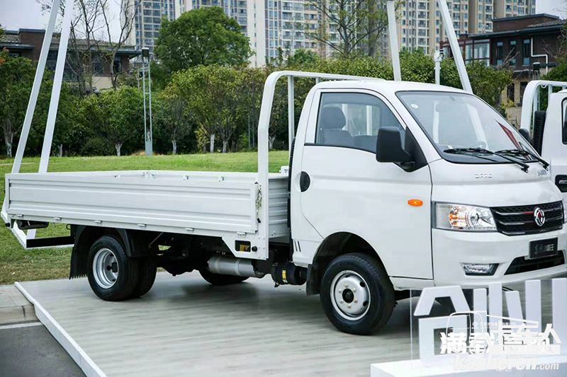 东风 途逸t5g 106马力 6×4 cng 国六 3.7米单排栏板小卡
