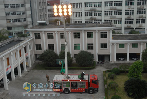 国内最高举高照明消防车落户台州