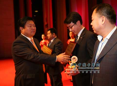 陕汽董事长_陕汽重卡(3)