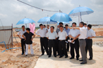 2008年6月4日 广州市政协副主席平欣光到我司从化工厂建设现场视察