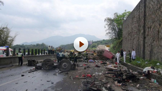 福建夏蓉高速公路事故现场