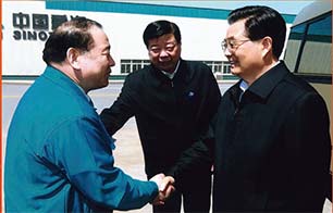 胡锦涛同志视察中国重汽章丘工业园区