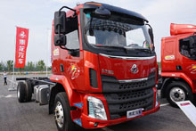 乘龙M3 180马力 4X2载货车