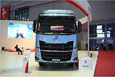 东风柳汽 乘龙H7重卡 320马力 8X4 载货车