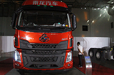 乘龙H5 460马力 6×4牵引车