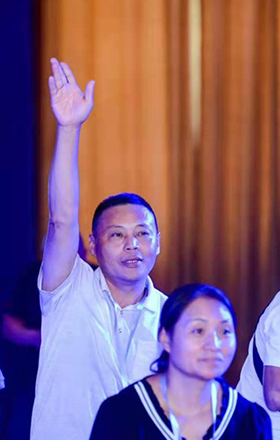 曼恩路演昆明站热情的粉丝们