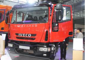 依维柯 Eurocargo 4*2四门双排底盘