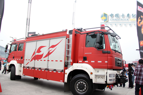 德国曼双头驾驶水罐泡沫消防车