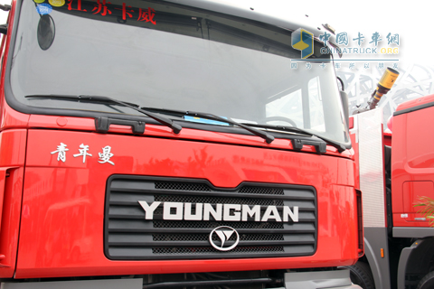  青年曼消防车