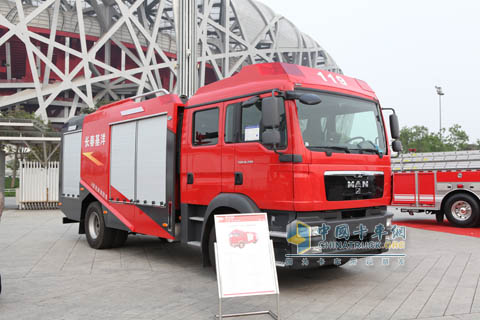 配备德国曼底盘的A类泡沫消防车