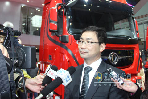 东风商用车总经理黄刚