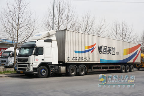 沃尔沃物流运输车