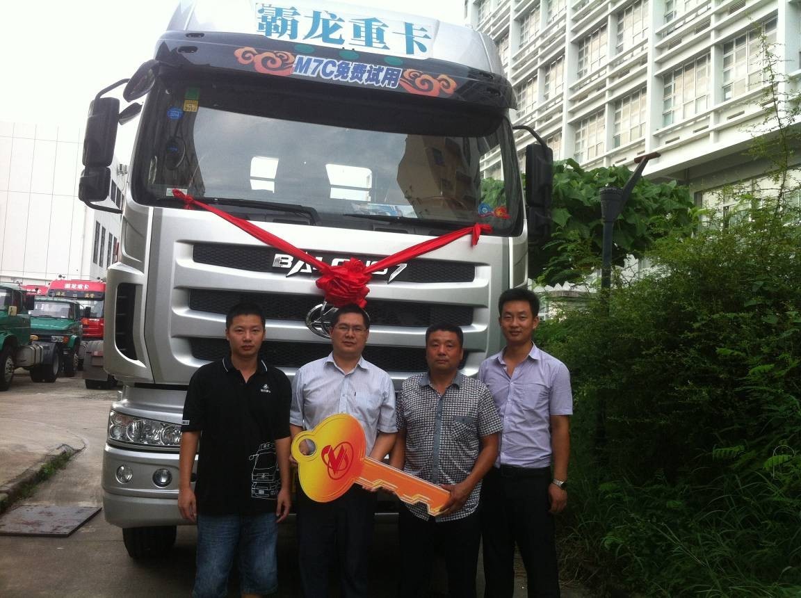 深圳地区首台免费试用霸龙康明斯M7C交车