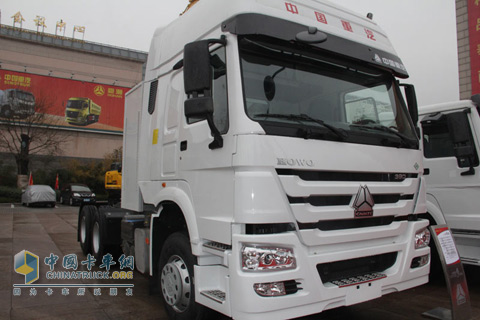 中国重汽豪沃天然气卡车