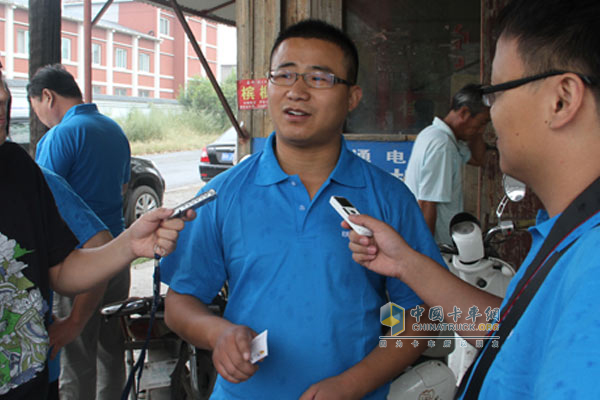 来自于安徽合肥管理着近300台重卡车队的尹伟峰经理