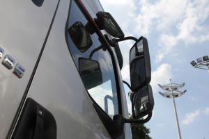 东风柳汽 霸龙M7 康明斯400马力6×4牵引车 国四