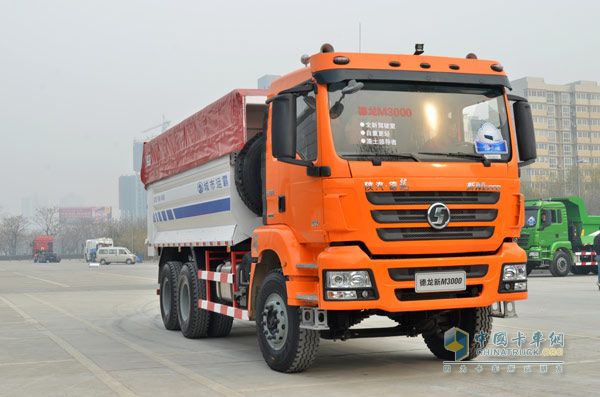 陕汽德龙新M3000自卸车