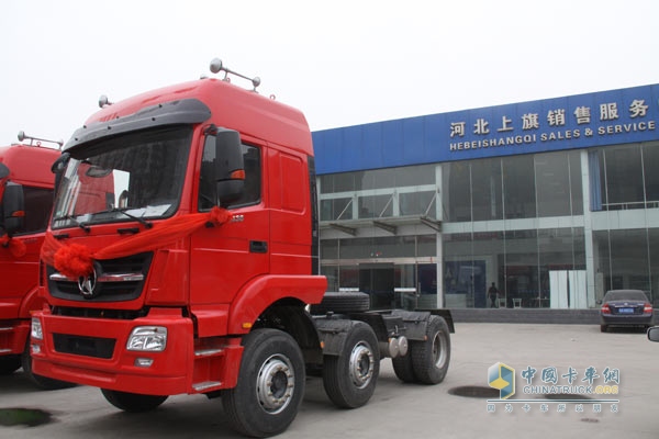 窄车身轻量化车V3M牵引车