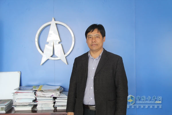 曜康汽车销售有限公司总经理夏锦军