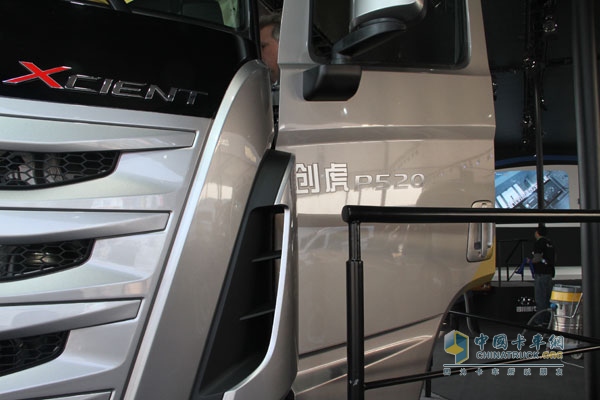  创虎P520 6×4牵引车  外表