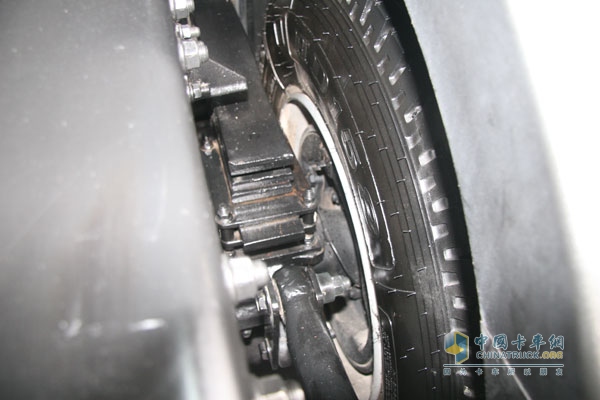  创虎P520 6×4牵引车 盘式制动
