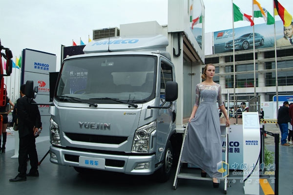 超越C300宣传车