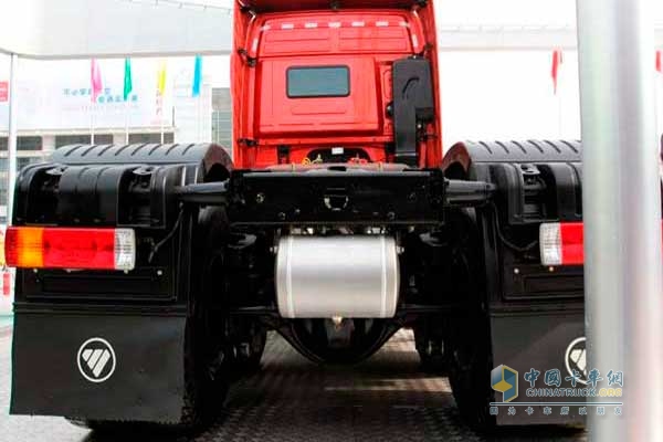 欧曼GTL 6系重卡 430马力 6X4 牵引车 后桥