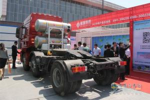 陕汽新M3000新品亮相 渣运车玩转双燃料