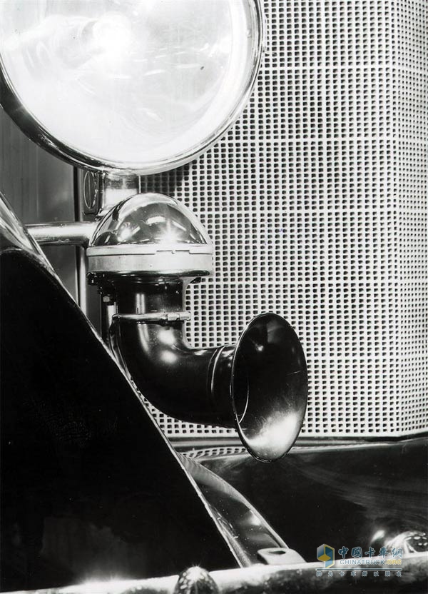 1925年博世喇叭用于奔驰汽车