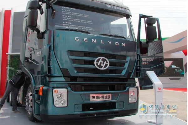 红岩 杰狮C100畅途版 390马力 6X4 牵引车 驾驶室