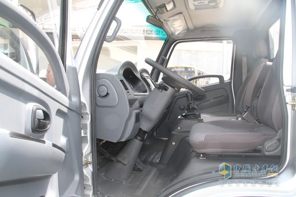 五征汽车 奥驰A3 CNG 载货车 驾驶室